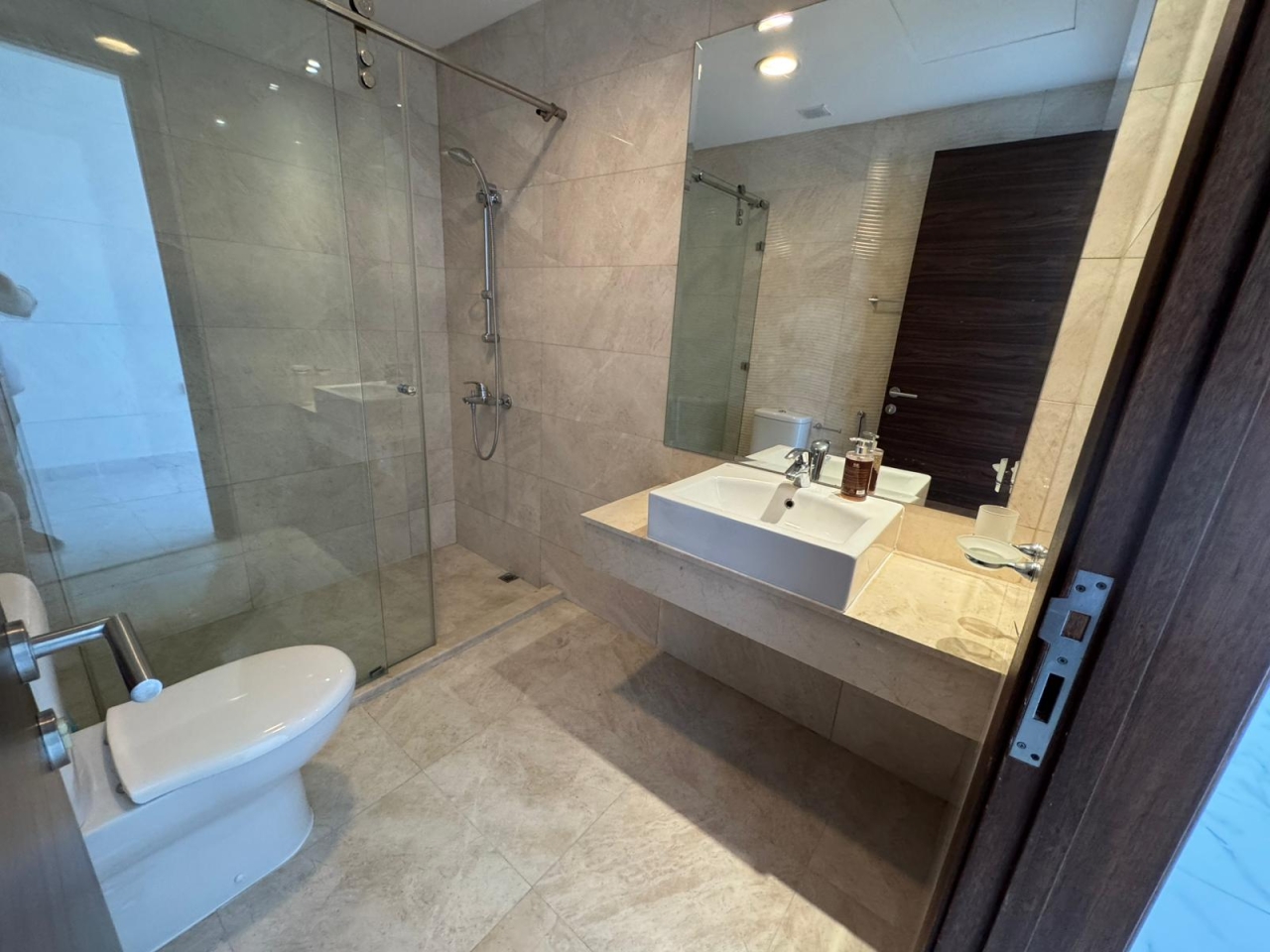 property 10 image 10