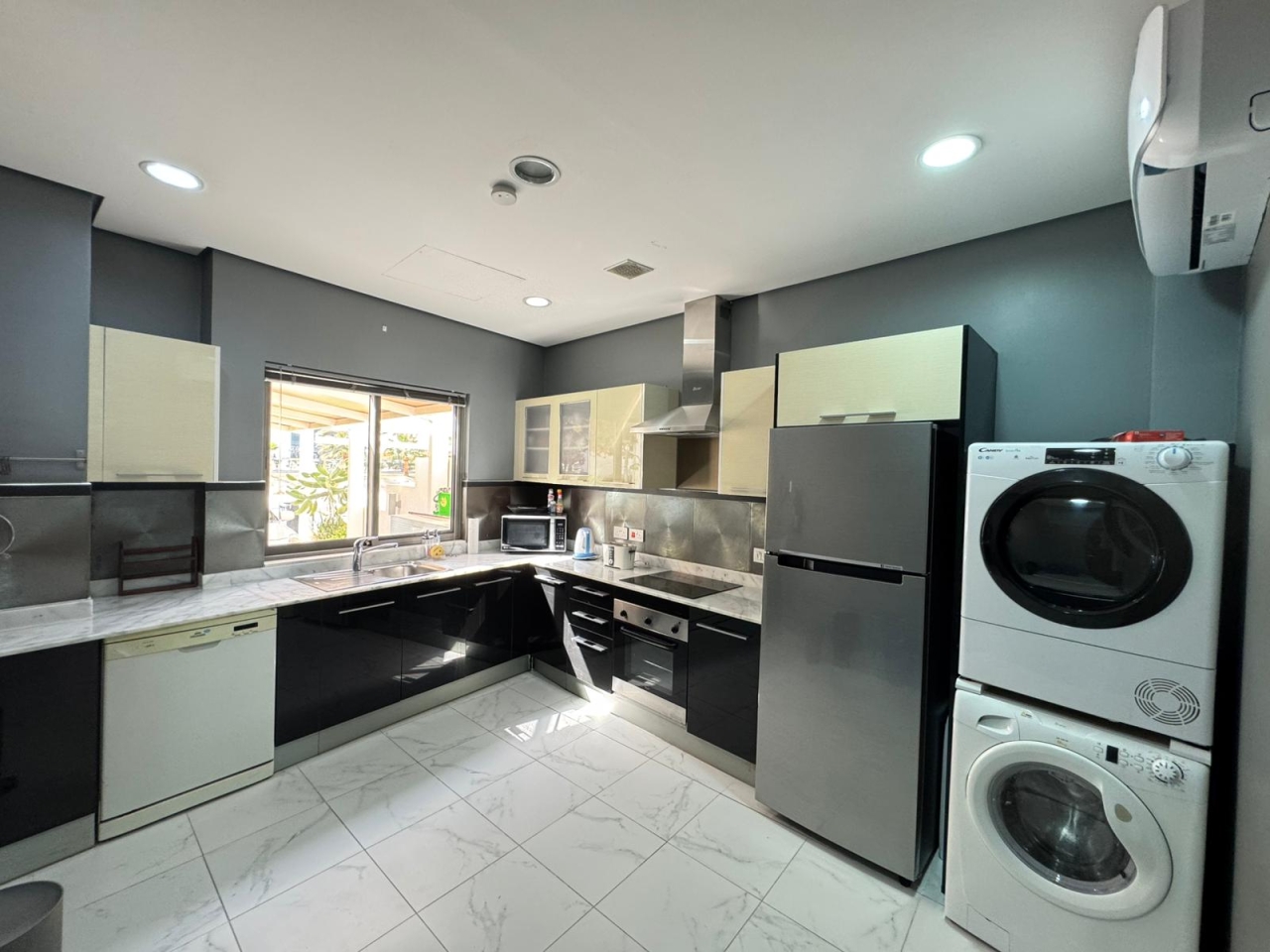 property 10 image 11