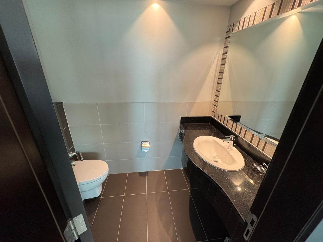 property 11 image 4