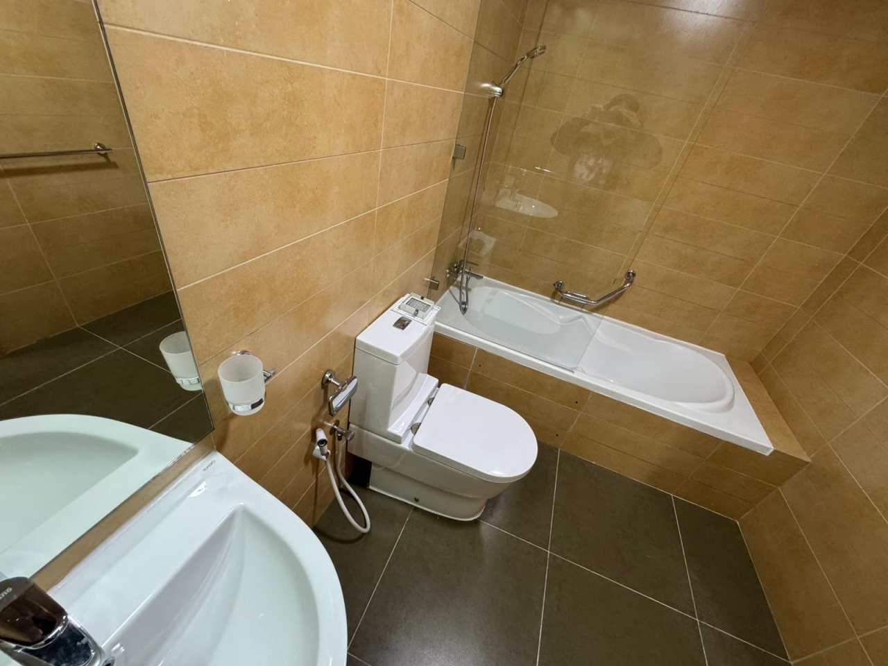 property 14 image 3