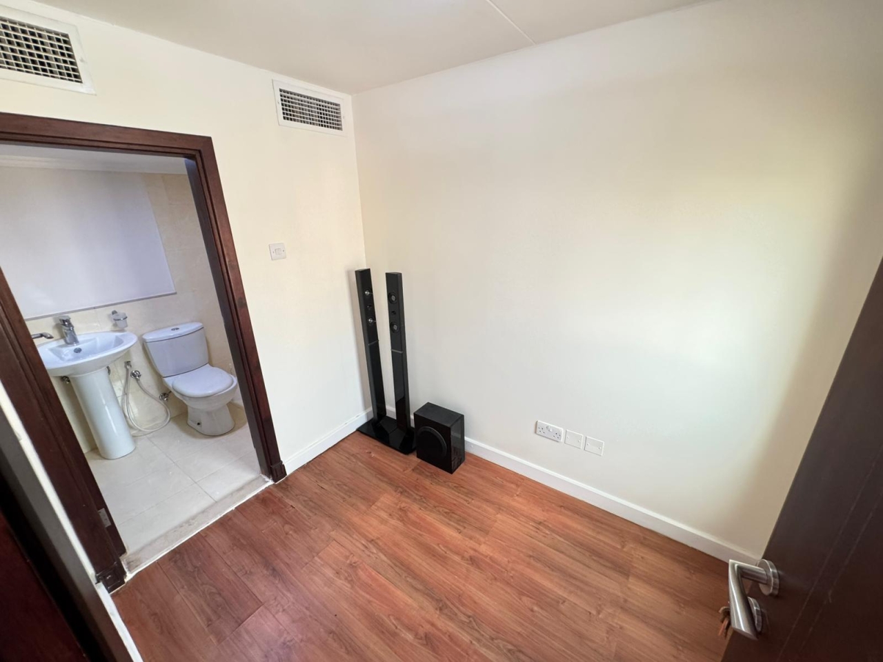 property 19 image 11