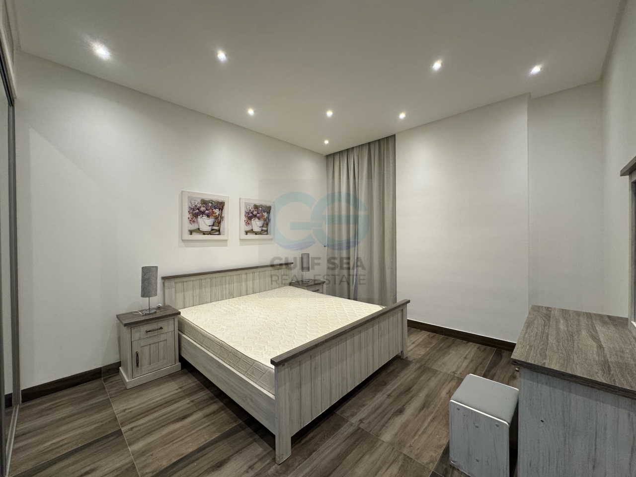 property 251 image 0