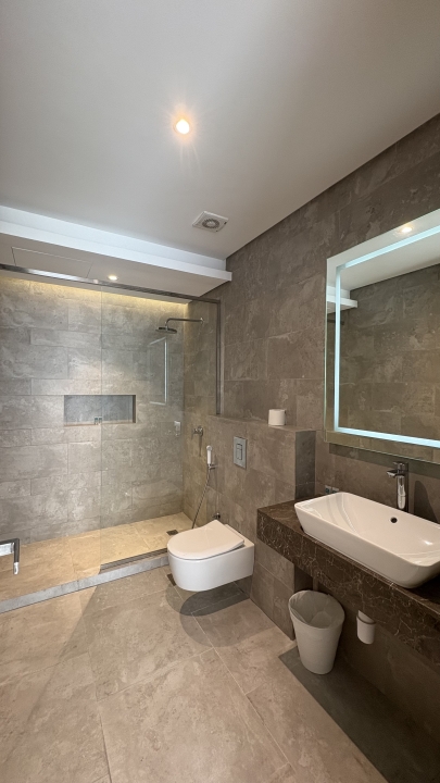 property 272 image 3