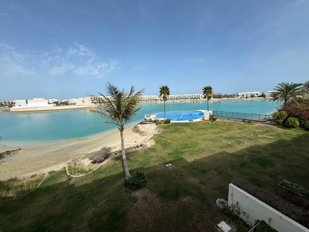 property 3 image 0