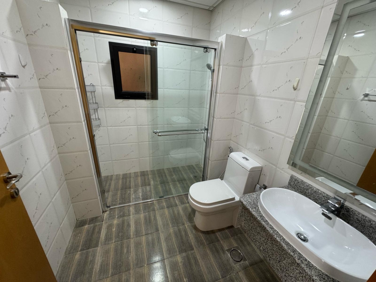property 5 image 8