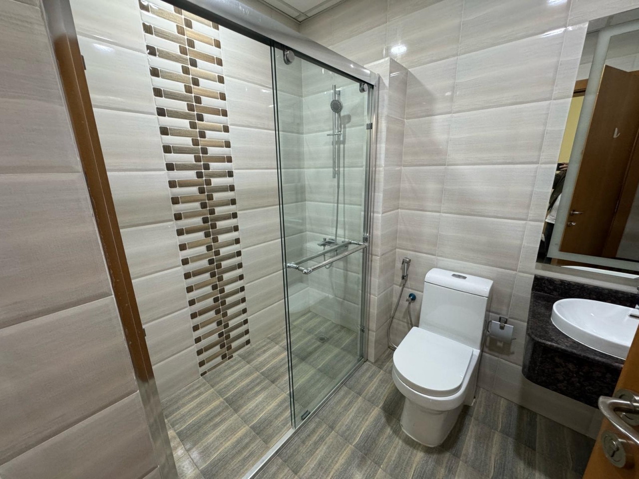 property 5 image 7