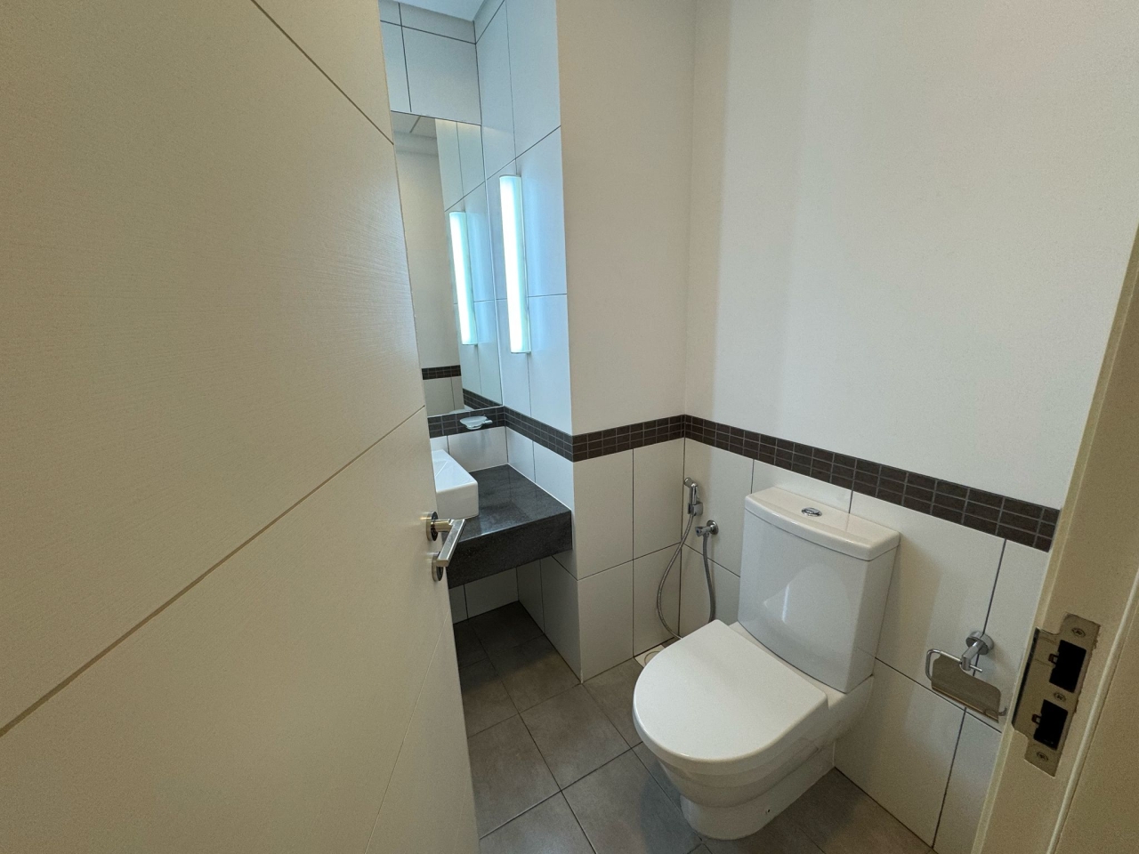 property 7 image 4