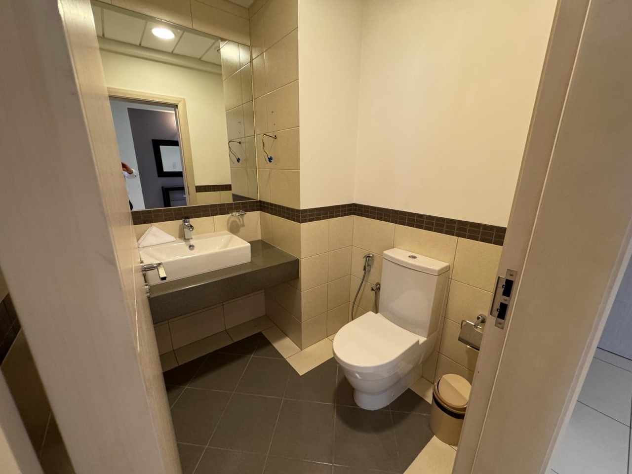 property 8 image 9