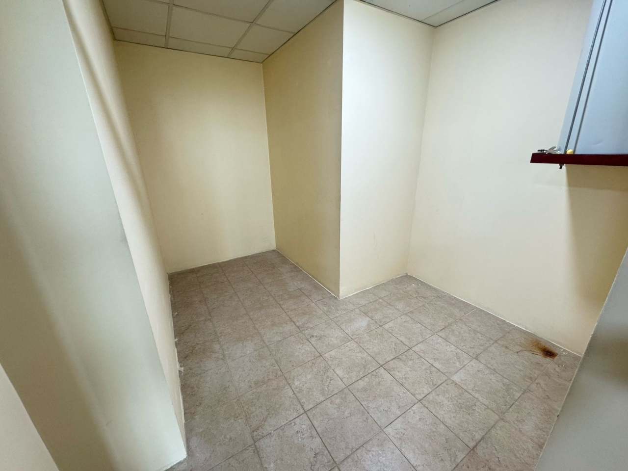 property 9 image 7